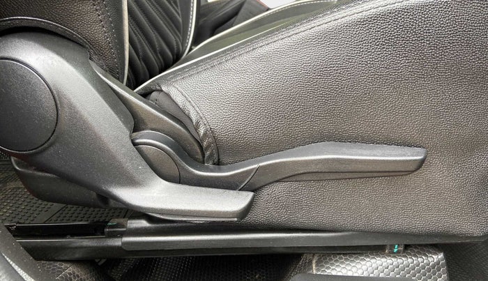 2021 Maruti Swift VXI, Petrol, Manual, 16,866 km, Driver Side Adjustment Panel