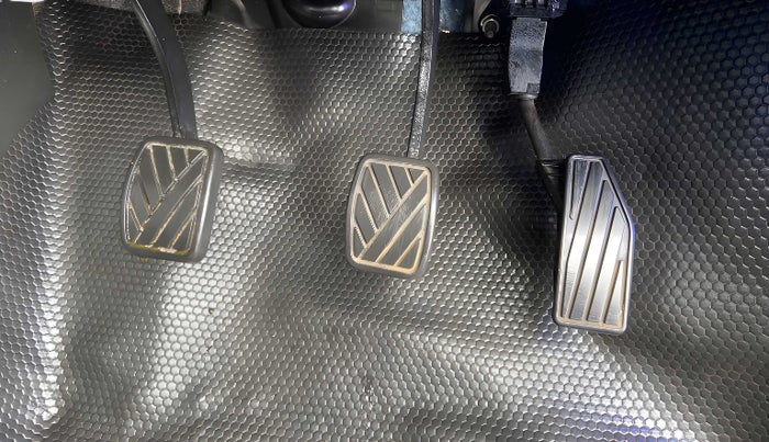 2021 Maruti Swift VXI, Petrol, Manual, 16,866 km, Pedals