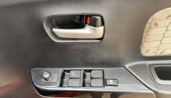 2017 Maruti Wagon R 1.0 VXI + (O) AMT, Petrol, Automatic, 34,032 km, Driver Side Door Panels Control