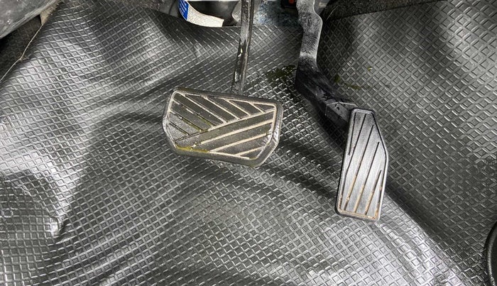 2017 Maruti Wagon R 1.0 VXI + (O) AMT, Petrol, Automatic, 34,032 km, Pedals