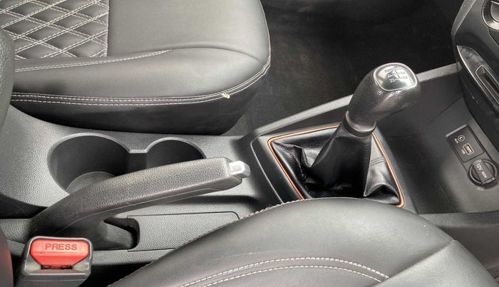 2016 Hyundai i20 Active 1.2 S, Petrol, Manual, 1,02,760 km, Gear Lever