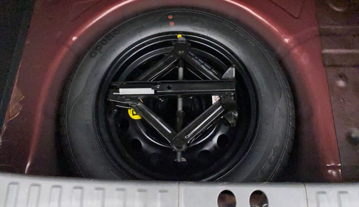 2020 Ford New Figo TITANIUM 1.2 PETROL MT, Petrol, Manual, 21,619 km, Spare Tyre