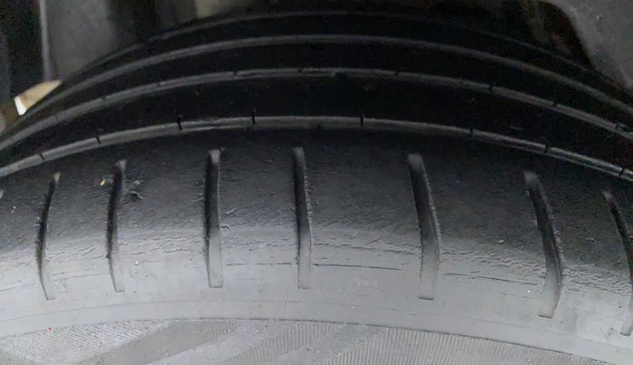 2020 Ford New Figo TITANIUM 1.2 PETROL MT, Petrol, Manual, 21,619 km, Right Rear Tyre Tread