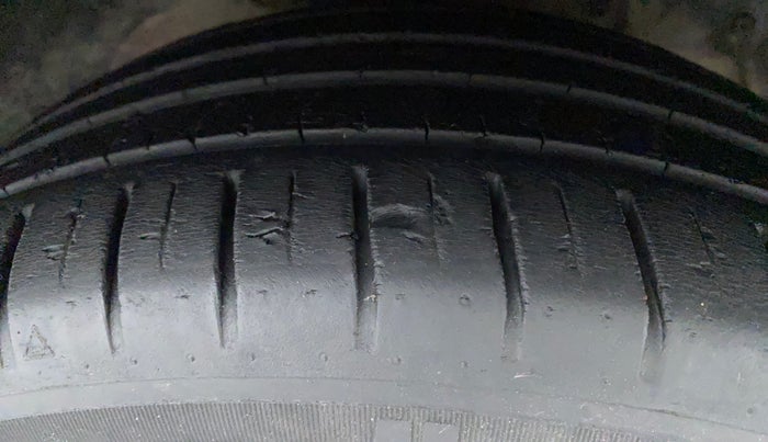 2020 Ford New Figo TITANIUM 1.2 PETROL MT, Petrol, Manual, 21,619 km, Right Front Tyre Tread