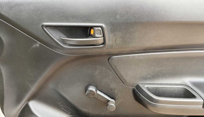 2019 Maruti Swift LXI, Petrol, Manual, 34,936 km, Driver Side Door Panels Control