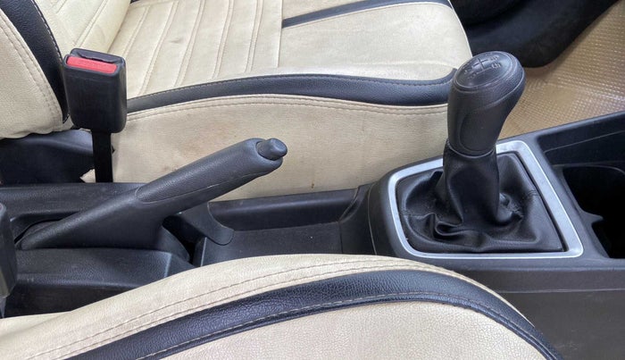 2019 Maruti Swift LXI, Petrol, Manual, 34,936 km, Gear Lever