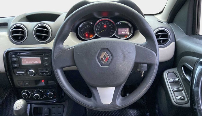 2015 Renault Duster 85 PS RXL DIESEL, Diesel, Manual, 73,259 km, Steering Wheel Close Up