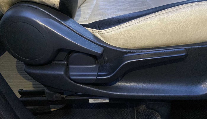 2020 Honda Amaze 1.2L I-VTEC VX, Petrol, Manual, 29,056 km, Driver Side Adjustment Panel