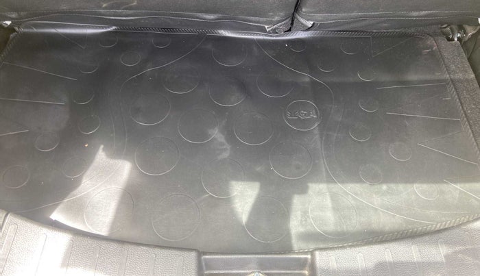 2017 Maruti Wagon R 1.0 VXI, Petrol, Manual, 15,993 km, Boot Inside