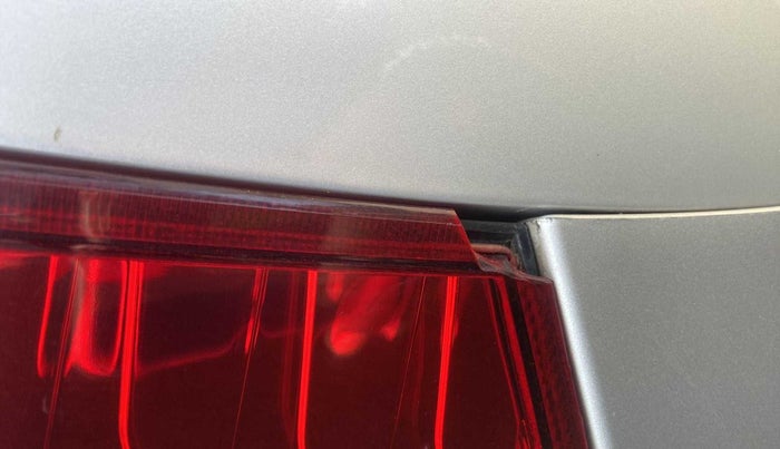 2017 Maruti Wagon R 1.0 VXI, Petrol, Manual, 15,993 km, Right tail light - Minor damage