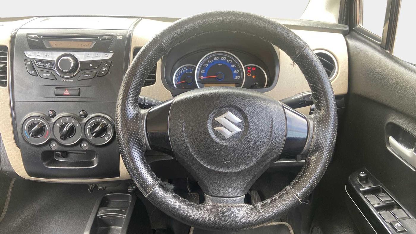 2017 Maruti Wagon R 1.0 VXI, Petrol, Manual, 15,993 km, Steering Wheel Close Up