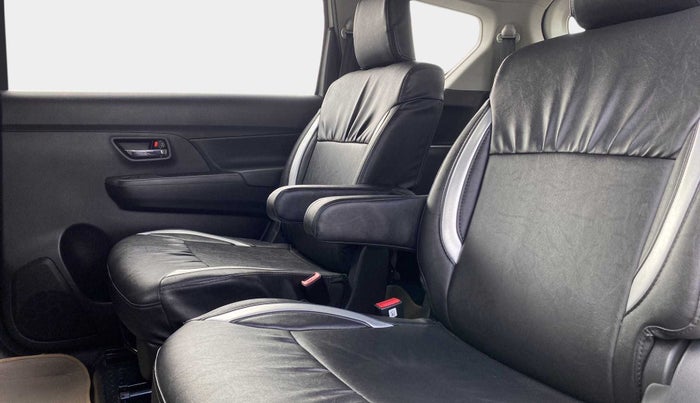 2019 Maruti XL6 ZETA MT, Petrol, Manual, 30,154 km, Right Side Rear Door Cabin