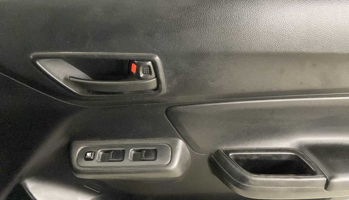 2019 Maruti Swift LXI, Petrol, Manual, 31,653 km, Driver Side Door Panels Control