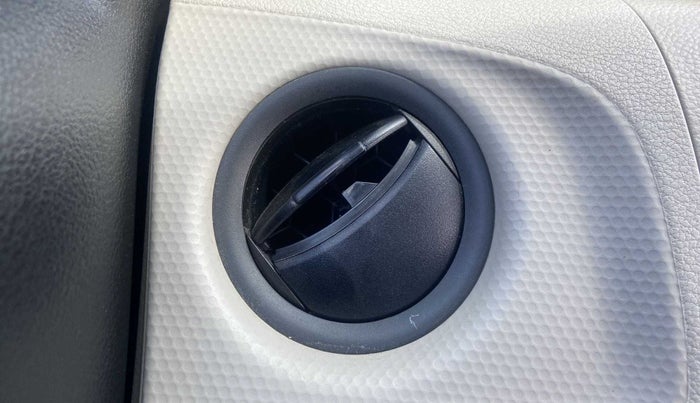 2021 Maruti New Wagon-R VXI (O) 1.0, Petrol, Manual, 11,679 km, AC Unit - Front vent has minor damage