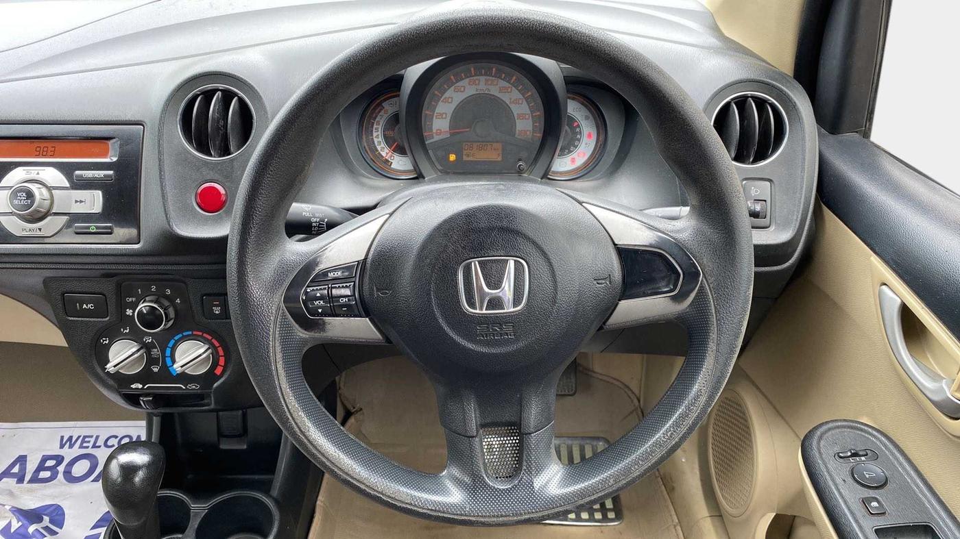 2014 Honda Brio VX AT, Petrol, Automatic, 82,776 km, Steering Wheel Close Up