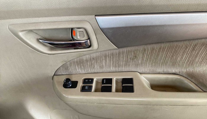 2014 Maruti Ertiga VXI, Petrol, Manual, 38,852 km, Driver Side Door Panels Control