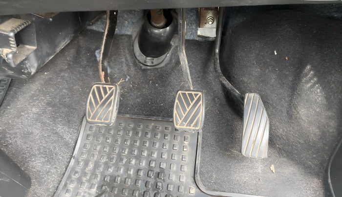 2017 Maruti Wagon R 1.0 VXI, CNG, Manual, 40,598 km, Pedals