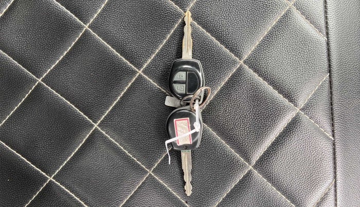 2017 Maruti Wagon R 1.0 VXI, CNG, Manual, 40,598 km, Key Close Up