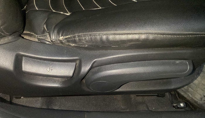 2019 Hyundai Elite i20 SPORTZ PLUS  1.2 CVT, Petrol, Automatic, 23,897 km, Driver Side Adjustment Panel