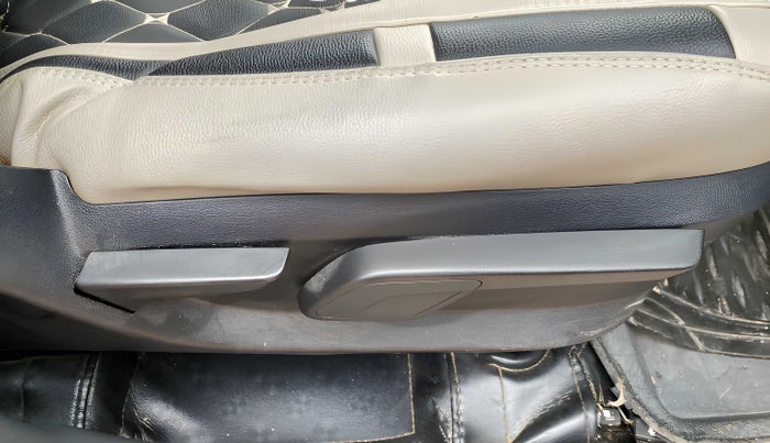 2017 Mahindra KUV 100 NXT K4+ P 6 STR, Petrol, Manual, 28,059 km, Driver Side Adjustment Panel