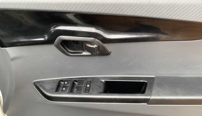 2017 Mahindra KUV 100 NXT K4+ P 6 STR, Petrol, Manual, 28,059 km, Driver Side Door Panels Control