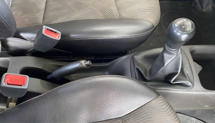 2012 Hyundai Eon D-LITE+, Petrol, Manual, 52,013 km, Gear Lever