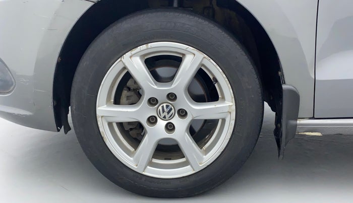 2014 Volkswagen Vento HIGHLINE DIESEL 1.6, Diesel, Manual, 1,10,399 km, Left Front Wheel