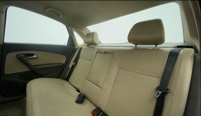 2014 Volkswagen Vento HIGHLINE DIESEL 1.6, Diesel, Manual, 1,10,399 km, Right Side Rear Door Cabin