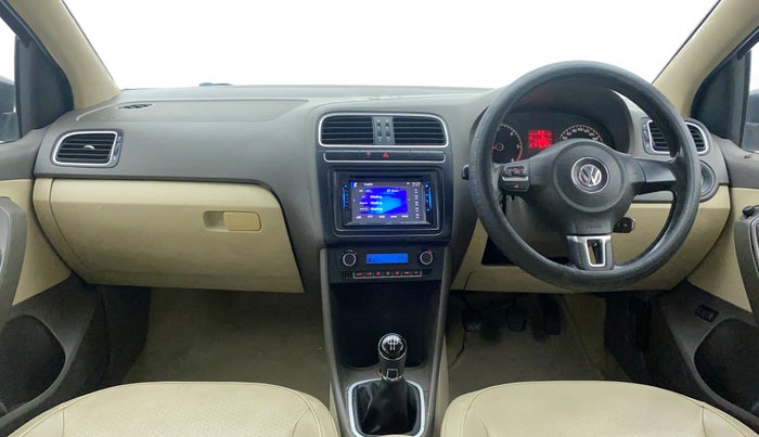 2014 Volkswagen Vento HIGHLINE DIESEL 1.6, Diesel, Manual, 1,10,399 km, Dashboard