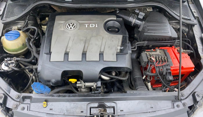 2014 Volkswagen Vento HIGHLINE DIESEL 1.6, Diesel, Manual, 1,10,399 km, Open Bonet