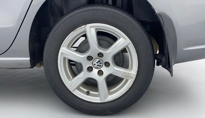 2014 Volkswagen Vento HIGHLINE DIESEL 1.6, Diesel, Manual, 1,10,399 km, Left Rear Wheel