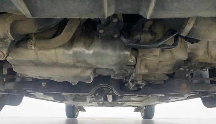 2014 Volkswagen Vento HIGHLINE DIESEL 1.6, Diesel, Manual, 1,10,399 km, Front Underbody