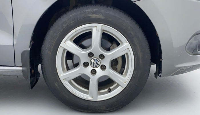 2014 Volkswagen Vento HIGHLINE DIESEL 1.6, Diesel, Manual, 1,10,399 km, Right Front Wheel