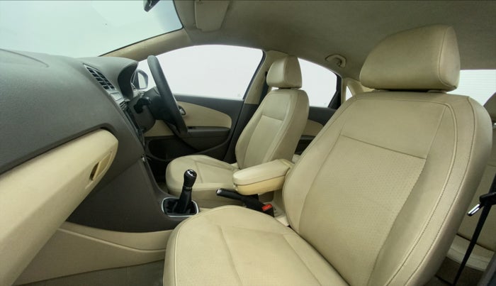 2014 Volkswagen Vento HIGHLINE DIESEL 1.6, Diesel, Manual, 1,10,399 km, Right Side Front Door Cabin