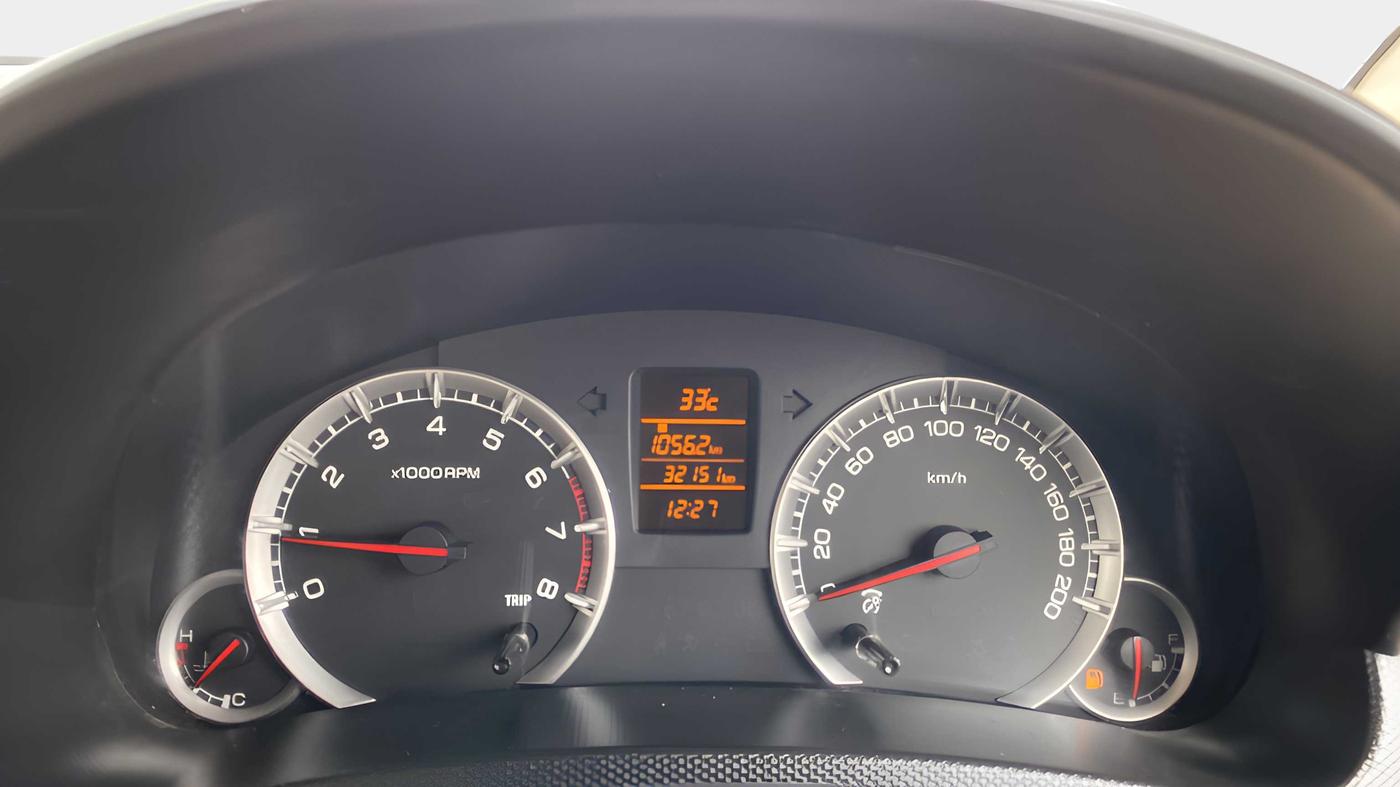 2015 Maruti Swift Dzire ZXI, Petrol, Manual, 32,193 km, Odometer Image