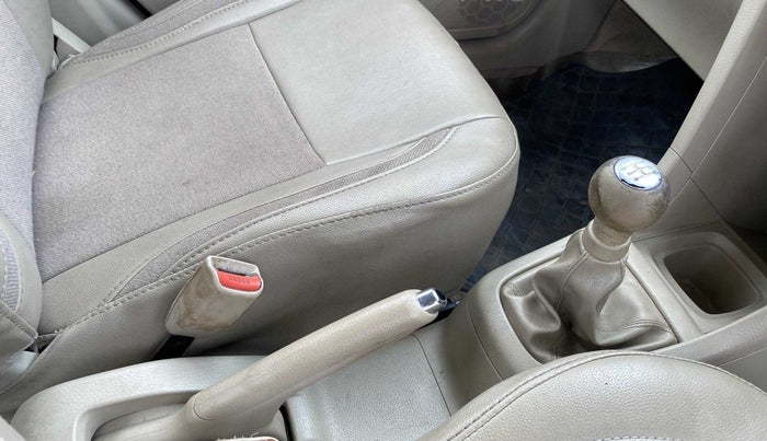 2015 Maruti Swift Dzire ZXI, Petrol, Manual, 32,193 km, Gear Lever