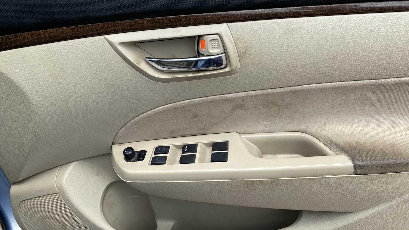 2015 Maruti Swift Dzire ZXI, Petrol, Manual, 32,193 km, Driver Side Door Panels Control