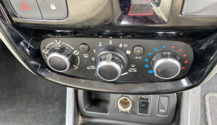 2018 Nissan Terrano XL (P), Petrol, Manual, 41,091 km, AC Unit - Directional switch has minor damage