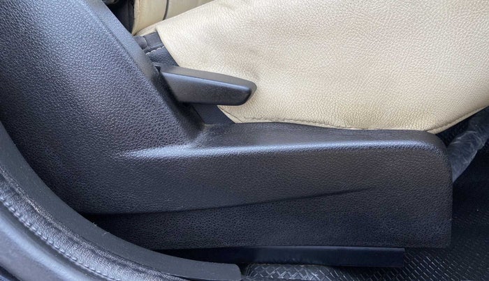 2018 Nissan Terrano XL (P), Petrol, Manual, 41,091 km, Driver Side Adjustment Panel