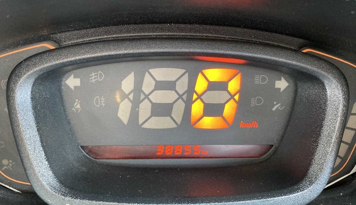 2019 Renault Kwid RXT 1.0 (O), Petrol, Manual, 38,825 km, Odometer Image