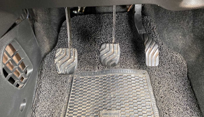 2019 Renault Kwid RXT 1.0 (O), Petrol, Manual, 38,825 km, Pedals