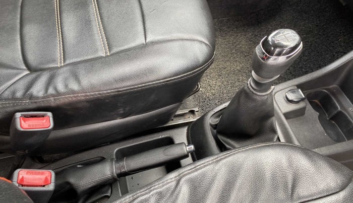 2019 Renault Kwid RXT 1.0 (O), Petrol, Manual, 38,825 km, Gear Lever