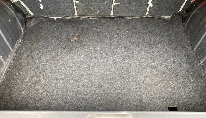 2019 Renault Kwid RXT 1.0 (O), Petrol, Manual, 38,825 km, Boot Inside