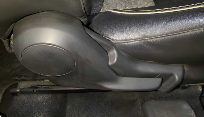 2018 Maruti Baleno DELTA DIESEL 1.3, Diesel, Manual, 52,948 km, Driver Side Adjustment Panel