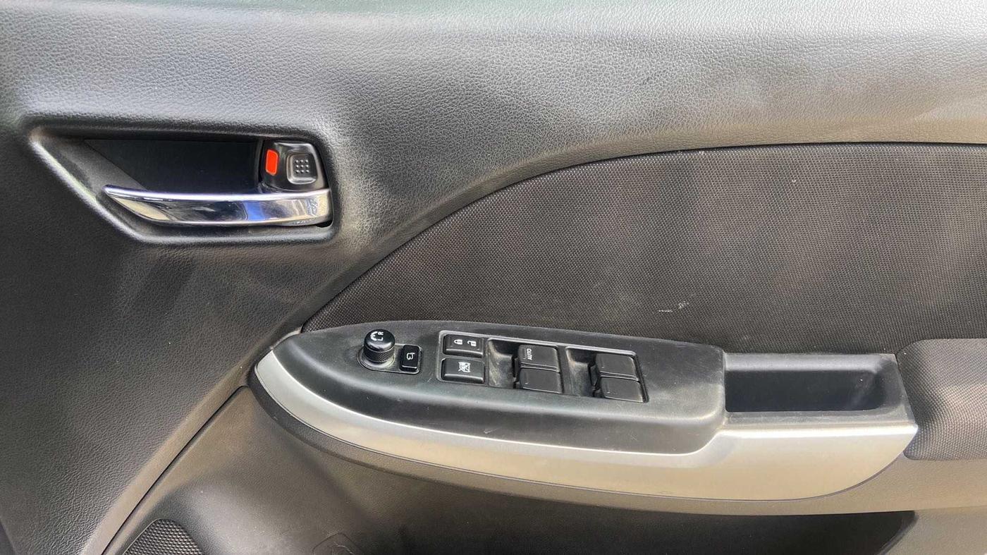 2016 Maruti Baleno ZETA PETROL 1.2, Petrol, Manual, 44,328 km, Driver Side Door Panels Control
