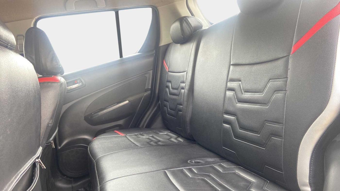 2015 Maruti Swift ZDI, Diesel, Manual, 68,003 km, Right Side Rear Door Cabin