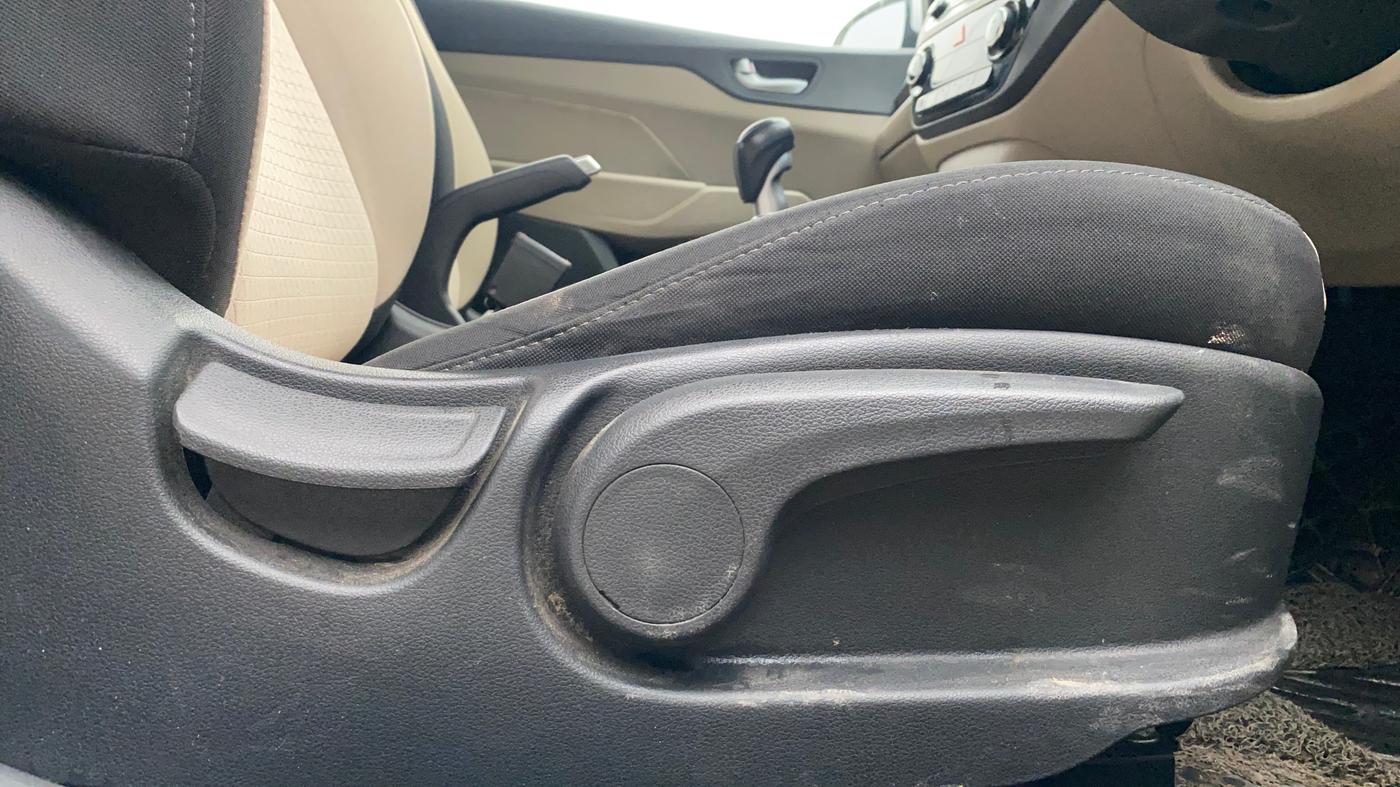 2020 Hyundai Verna 1.6 VTVT SX, Petrol, Manual, 48,488 km, Driver Side Adjustment Panel
