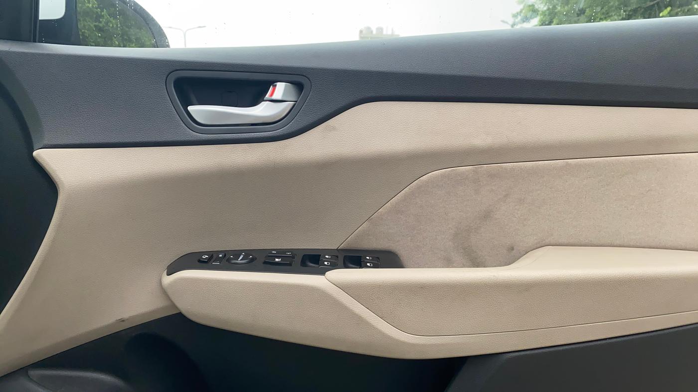2020 Hyundai Verna 1.6 VTVT SX, Petrol, Manual, 48,488 km, Driver Side Door Panels Control