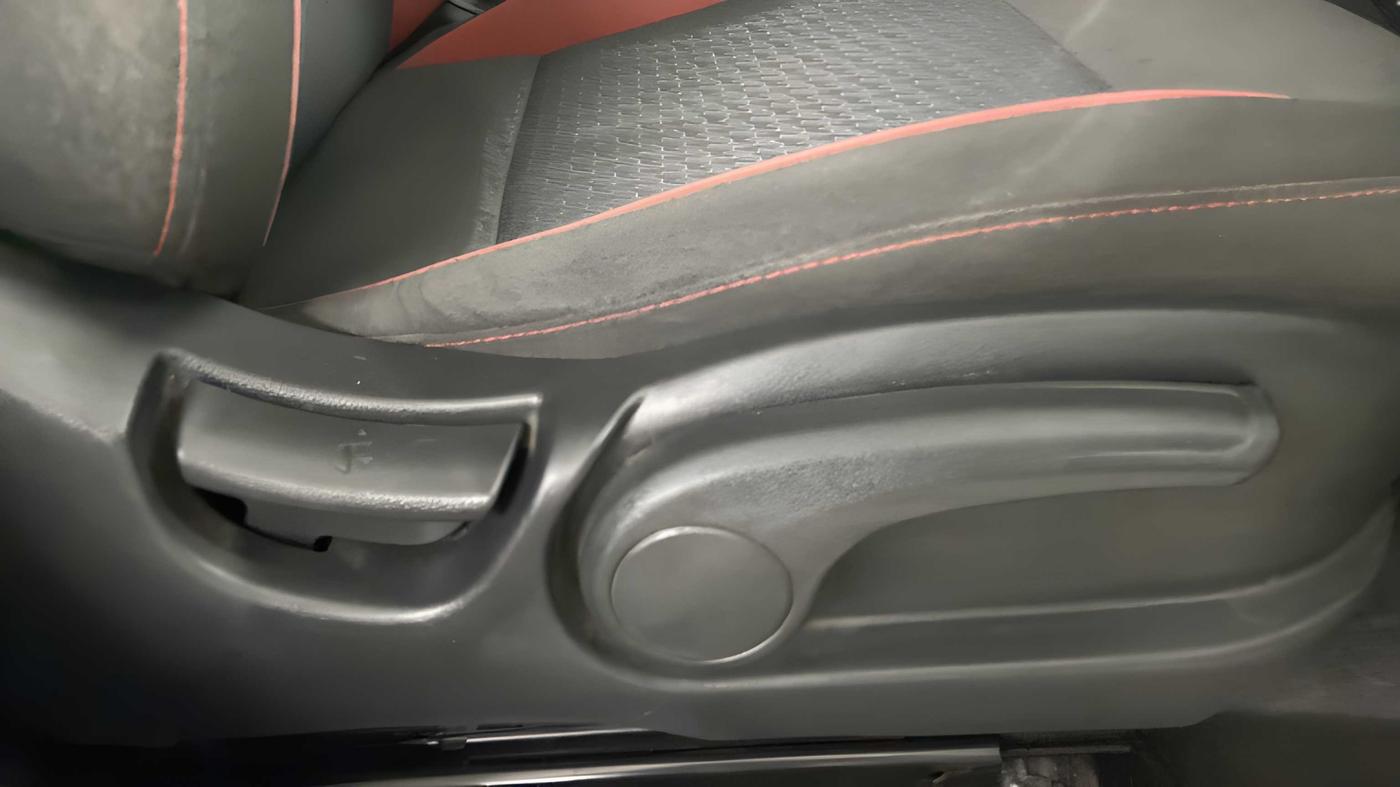 2018 Hyundai i20 Active 1.4 SX, Diesel, Manual, 44,266 km, Driver Side Adjustment Panel