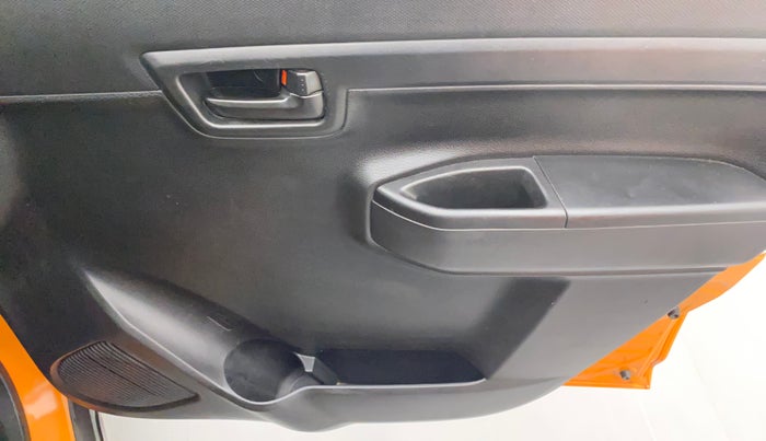2020 Maruti S PRESSO VXI PLUS AMT, Petrol, Automatic, 51,724 km, Driver Side Door Panels Control